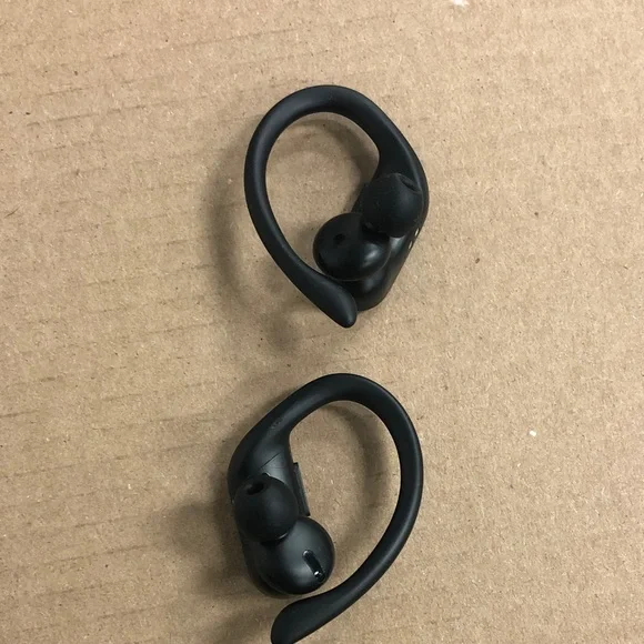 Powerbeats Pro Wireless Earphones (1st Gen) - Picture 3 of 4